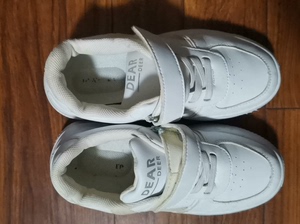 迪迪鹿31码四季款童鞋，仅仅穿了一季，已清洗干净。小了穿不了