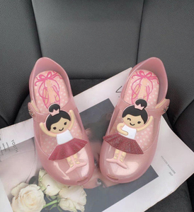 儿童凉鞋美丽莎