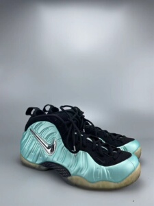 耐克新南海岸喷泡气垫篮球鞋,47.5码,鞋底磨损小,鞋面无伤