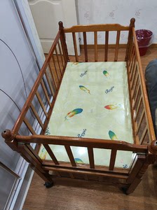 金娃娃婴儿床，长110cm，宽60cm，床板高45cm，围栏