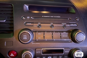 本田思域六碟cd机