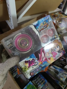 奥迪双钻传奇再现火力少年王5溜溜球幻日轮剑花翎s炫光发光悠悠