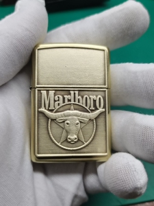 zippo 万宝路牛头纯铜大贴章,单外壳无内胆
