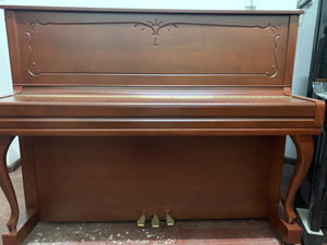 原装进口英昌钢琴伯格曼,外观如图,功能正常,价七千到八千.展