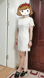 卡璐琳兰 KaroRinlan 女款米白色花型修身蕾丝连衣裙