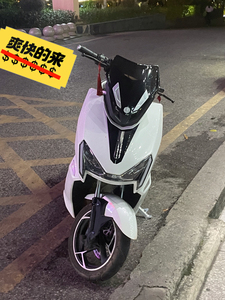 爱玛电动车中最高端剑齿虎x6 72v32a铅酸蓄电池,南宁