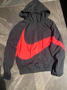 耐克/NIKE 限定款黑粉大勾子防晒衣冲锋衣外套