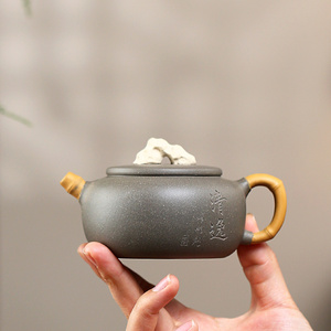 一元起拍 加价30元 太湖石壶实力派刘老师 紫砂壶 刻字是葵卯年