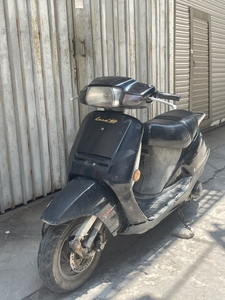 本田二冲踏板摩托车