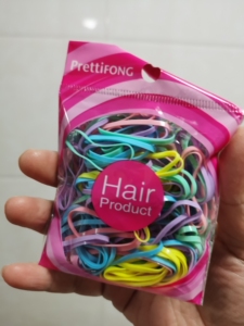 711买的橡皮筋,头发剪短了一直用不上它,之前用了几个.有需