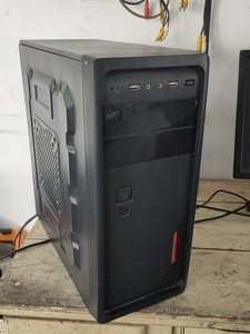 二手办公电脑主机,内存3代4g,硬盘500g,七彩虹主板,配