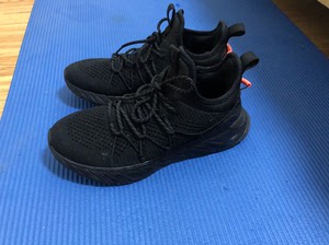 中国李宁女子跑步鞋黑色刀锋 37码