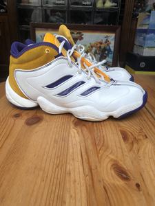 adidas科比天足crazy3湖人配色篮球鞋,此鞋为科比天