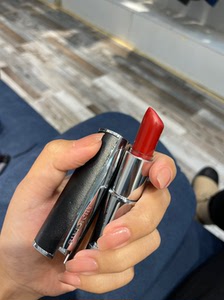 纪梵希小羊皮口红37号 男友送 用不到10次 可小刀