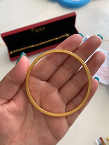 荟萃楼黄金琉璃筷子手镯,非常漂亮,圈口60左右,面宽卡4左右