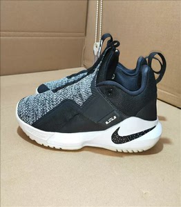 正品耐克气垫詹姆斯使节11黑白实战篮球鞋男款40.5码