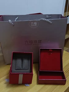 六福珠宝耳饰和周大生戒指收纳盒