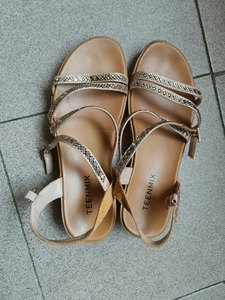 天美意正品女鞋,凉鞋37码,235的,穿着很舒服,最好自提来