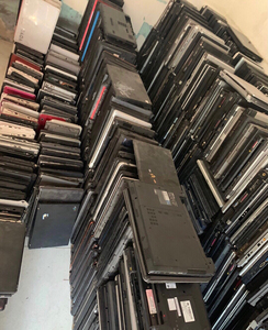 老旧笔记本电脑