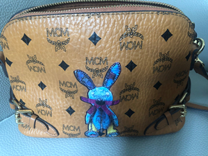 mcm小兔子斜挎包