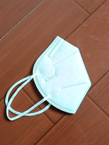 口罩n95有五百个左右,可小刀,图片是用过的,单个包装