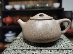 白麻子段泥紫砂壶