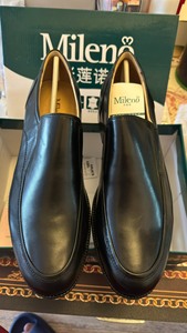 国家机关单位发的全新工作鞋，一年发好几双穿不完，米莲诺品牌4
