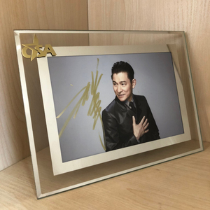 【正品】刘德华亲笔签名照,带证书,含玻璃相框