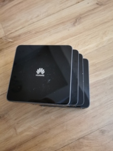 华为盒子m330增强版九五成新,盒子一直挂在投影仪旁边没动过