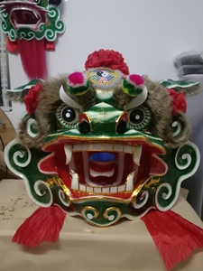 000人付款淘宝汕尾麒麟狮海陆丰虎狮头汽车挂件摇头摆件全新转让