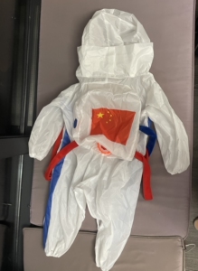 可爱儿童防护服小号s码太空服充气宇航员,别人送的,当玩具试过