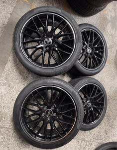 18寸奥迪a4旅行版原厂轮毂带胎一套