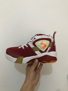 李宁硬斗士奥尼尔战靴,42码,全新,原盒都在,欣赏