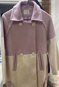 紫函秋冬呢子外套，淡紫色很好看，只穿过一两次。高个子小个子都