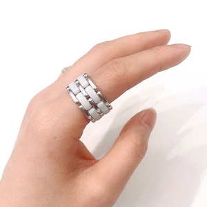 香奈儿白陶瓷戒指香奈儿 chanel ultra 白陶瓷戒指