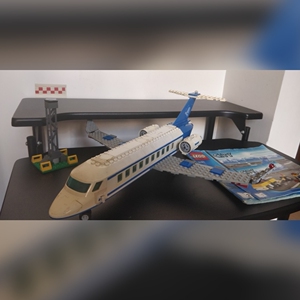 乐高3181 大飞机 有說沒盒,有燈塔,沒拖車,沒人仔.所见