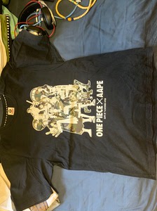 aape短袖,海贼王系列,成色如图,二手物品不退不换,谢谢!