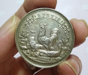 生肖鸡纪念银章，1886年国外银章，高浮雕立体感十足，实物太