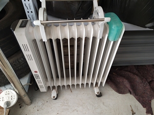 闲置取暖器电油汀电暖气华生牌2200w很少用,2档,可调节温
