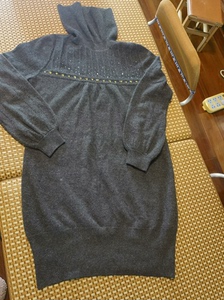 靓妞品牌的100%羊绒连衣裙，尺码110，几乎全新，非常软糯