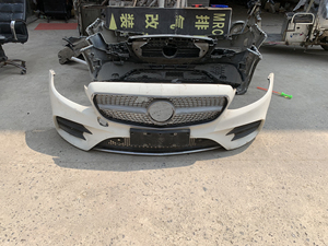奔驰e200 e300 w213原车拆车前杠 有贴隐形车衣