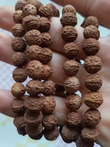 000人付款淘宝文玩山枣核两串,每串108颗,直经0.