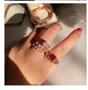 宝格丽开口蛇形戒指 钻石女指环蛇头满钻食指