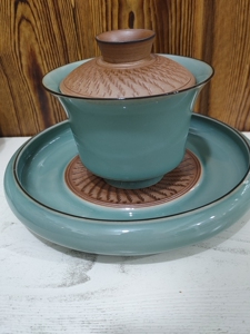 龙泉青瓷黄汉弟跳刀盖碗