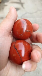 南红玛瑙伴生矿乌加玛健身球 乌石手球保健球手把球一对