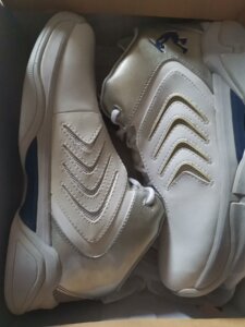 李宁奥尼尔篮球鞋