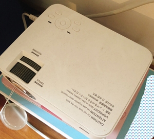 瑞视达光米t1投影仪自用功能完好,基础版用没怎么使用便宜出