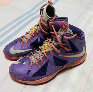 耐克nike 勒布朗·詹姆斯10 lebron james