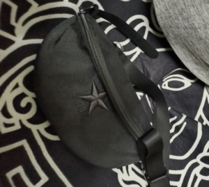 匡威星星70标志斜挎包腰包胸包 黑色