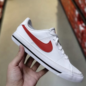 正品耐克全新板鞋40.5码,滔搏运动城购买,仅试穿带原盒,鞋